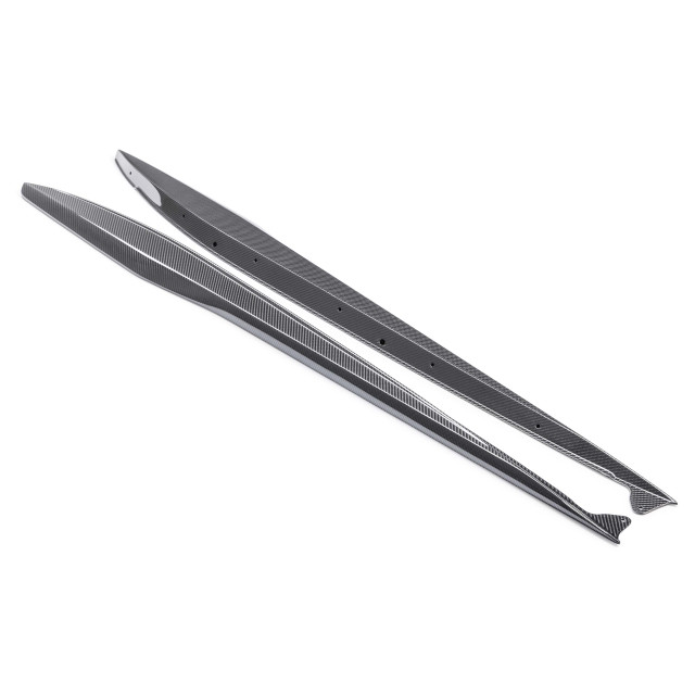 Carbon fiber side rocker extensions for 2023 Chevrolet C8 Z6